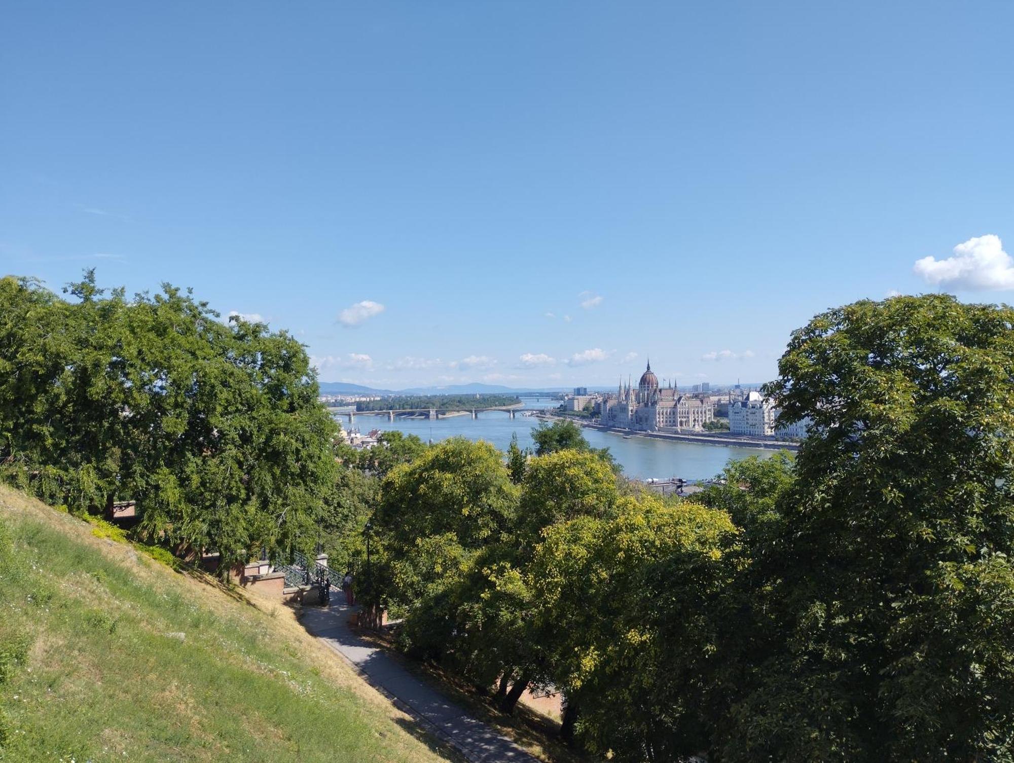 Free Parking Garage! Downtown Apartment Close To New York Cafe بودابست المظهر الخارجي الصورة