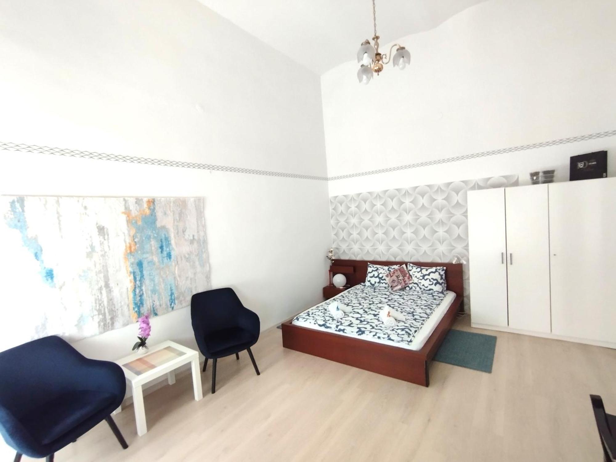 Free Parking Garage! Downtown Apartment Close To New York Cafe بودابست المظهر الخارجي الصورة